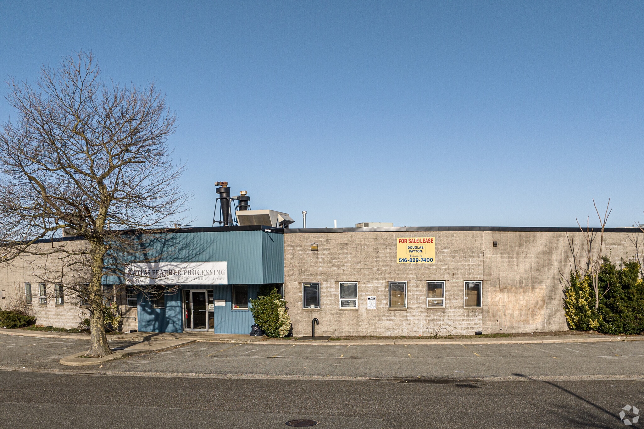 320 Buffalo Ave, Freeport, NY for lease Primary Photo- Image 1 of 6