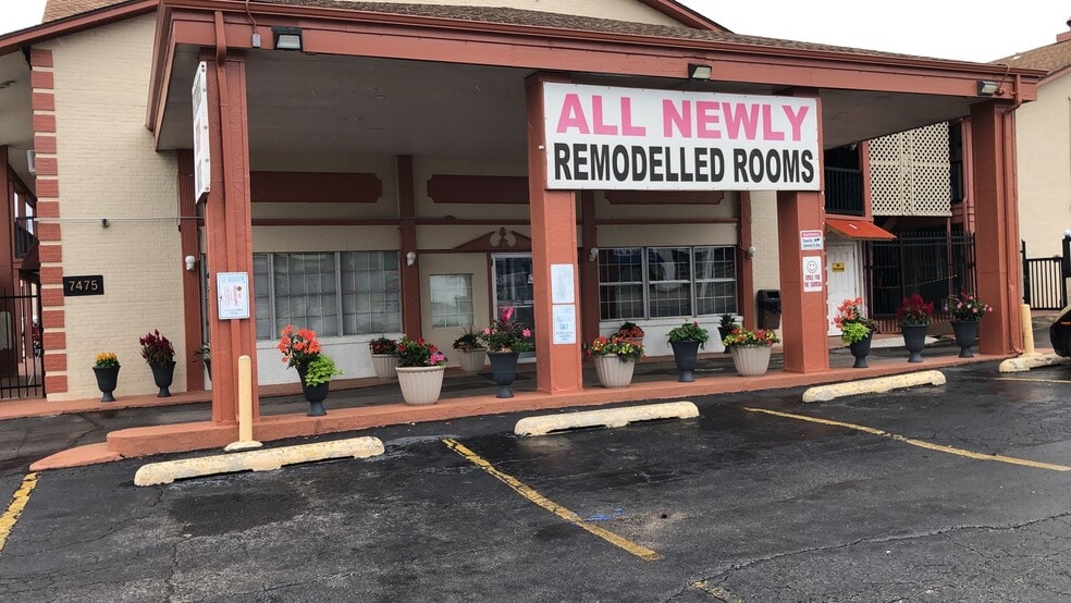 7475 E Admiral Pl, Tulsa, OK for sale - Primary Photo - Image 1 of 8