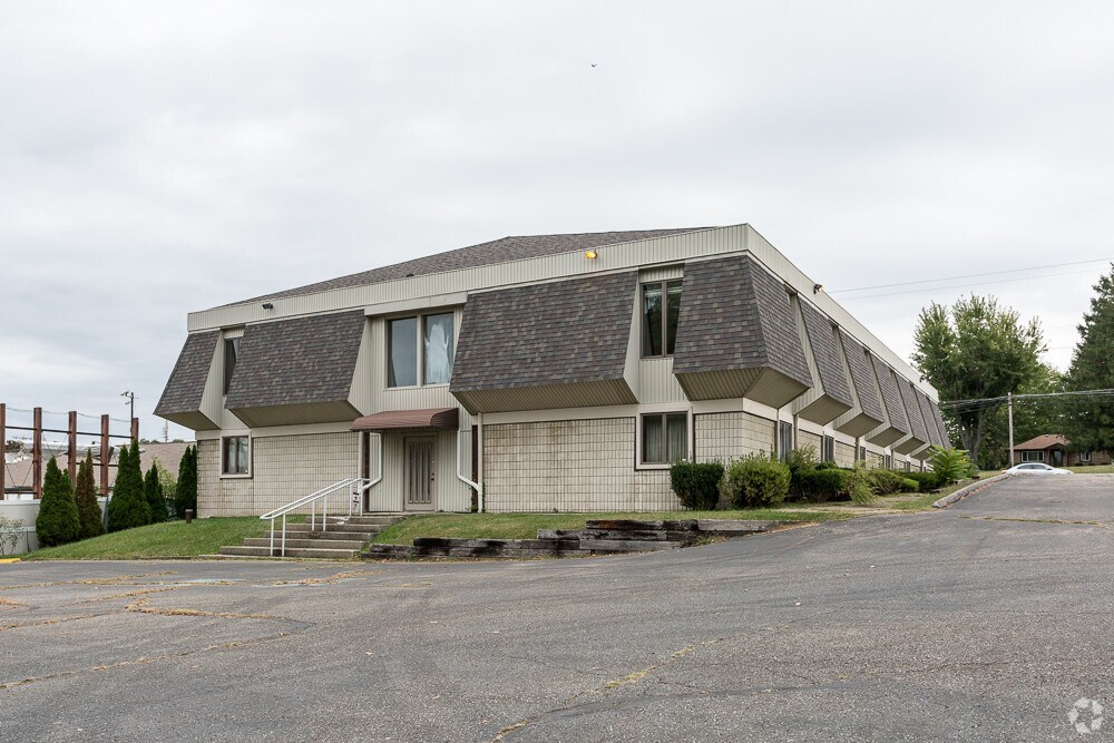 2542 S Arlington Rd, Akron, OH 44319