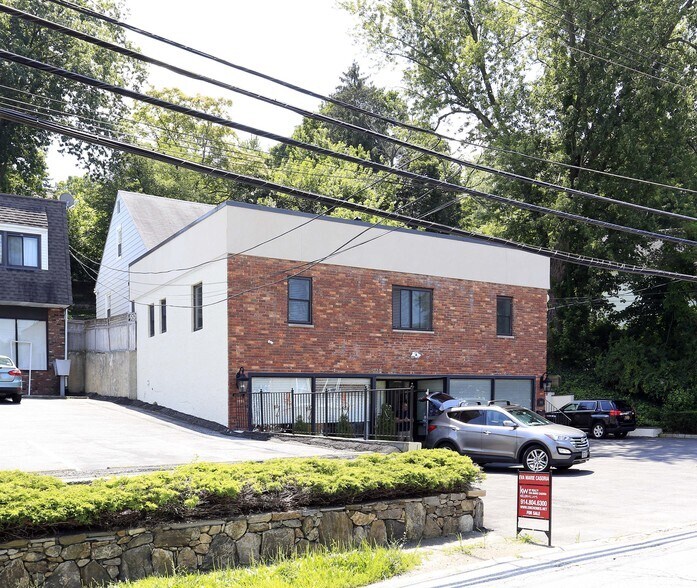 844 Commerce St, Thornwood, NY for lease - Building Photo - Image 3 of 4