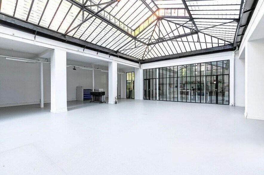 Office in Paris for sale - Building Photo - Image 2 of 10