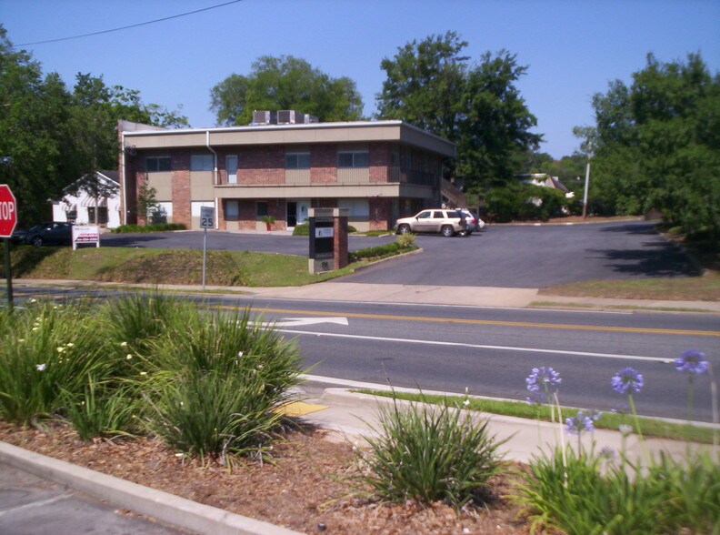 930 Thomasville Rd, Tallahassee, FL 32303
