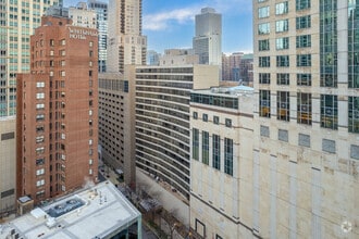 110 E Delaware Pl, Chicago, IL - AERIAL  map view