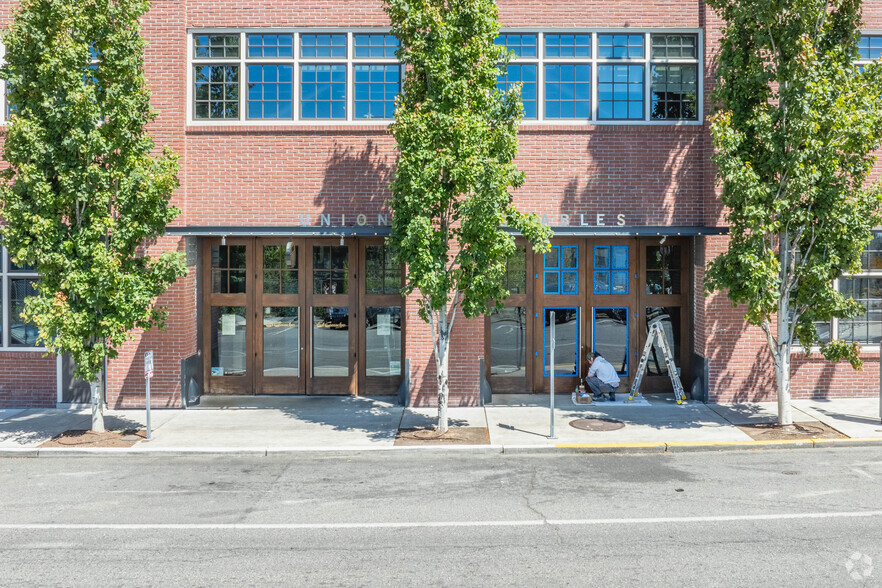 2200 Western Ave, Seattle, WA for lease - Building Photo - Image 2 of 4