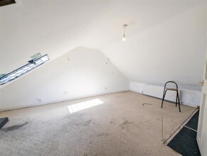 18 Windmill St, Gravesend for lease Interior Photo- Image 2 of 5