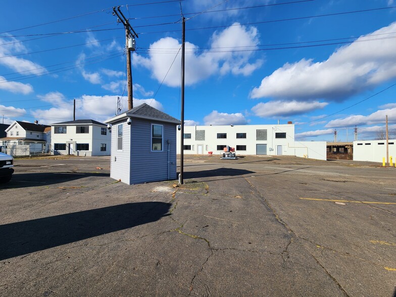 17 Wood St, West Haven, CT for lease - Building Photo - Image 2 of 13