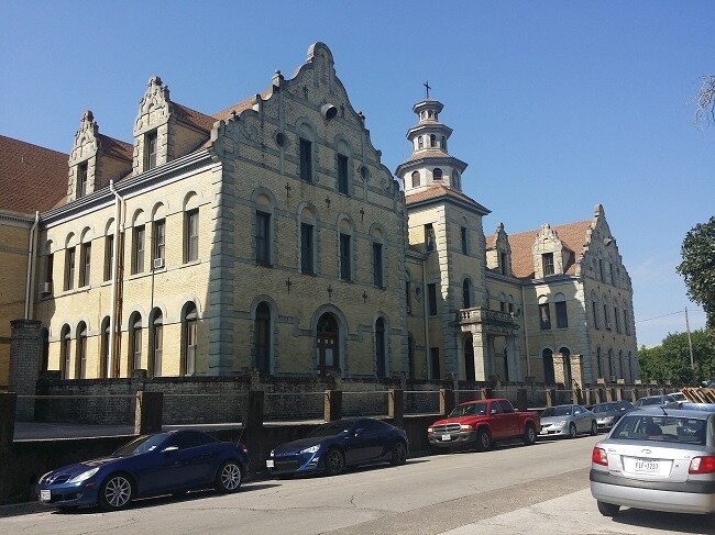 105 W Church St, Victoria, TX for sale - Primary Photo - Image 1 of 1