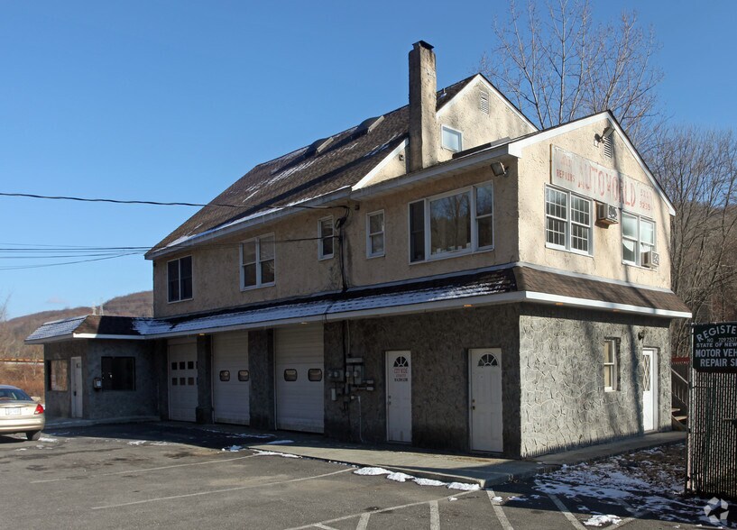 824 Peekskill Hollow Rd, Putnam Valley, NY 10579