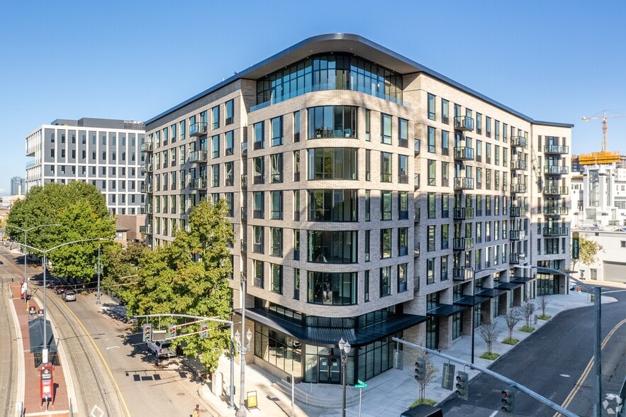 1725 SW Salmon St, Portland, OR for lease - Building Photo - Image 2 of 48