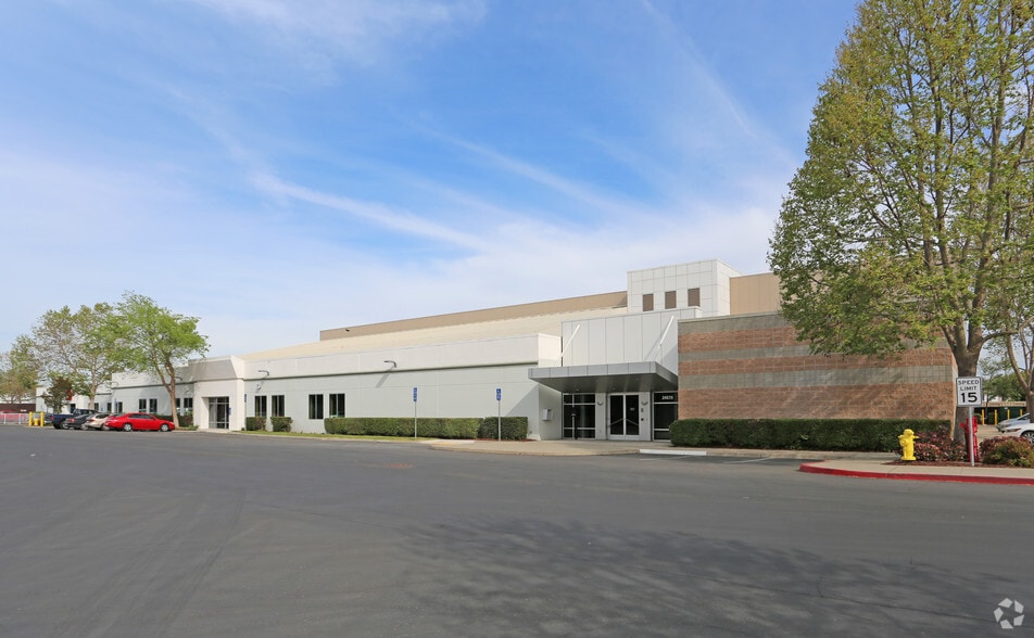 24500-24570 Clawiter Rd, Hayward, CA for lease - Building Photo - Image 3 of 8
