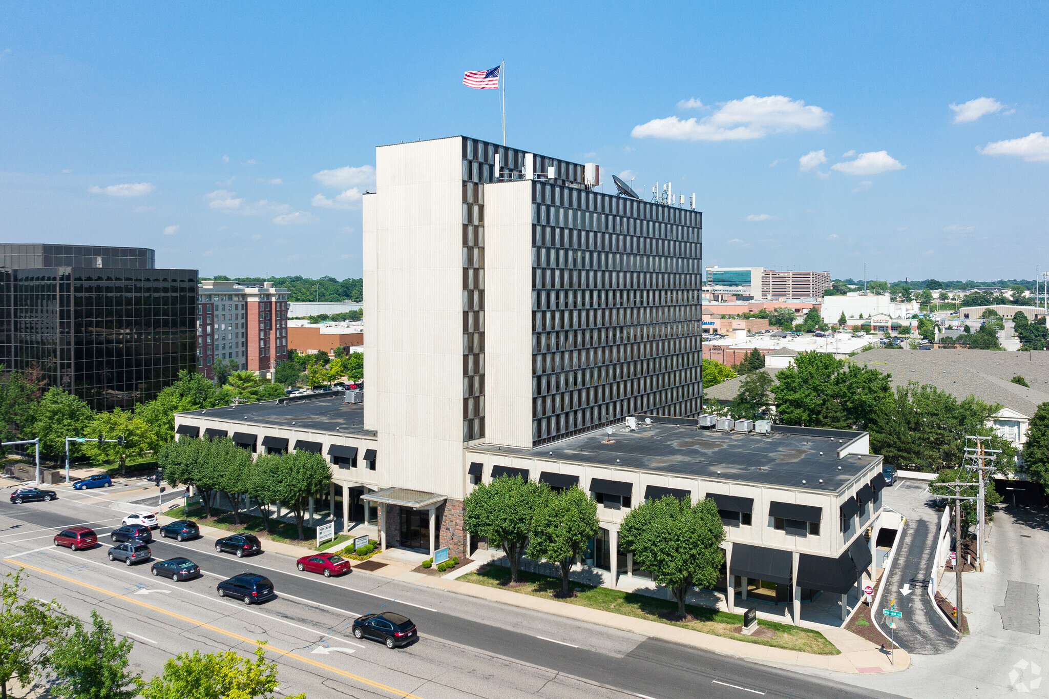 1750 S Brentwood Blvd, Brentwood, MO for lease Building Photo- Image 1 of 7