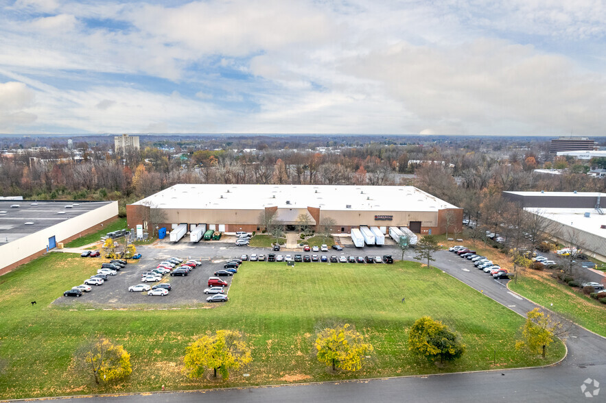 2151 Cabot Blvd W, Langhorne, PA for lease - Building Photo - Image 2 of 7