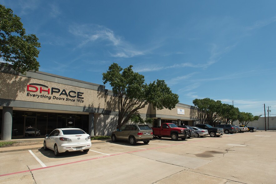 10460 Shady Trl, Dallas, TX for sale - Building Photo - Image 1 of 1