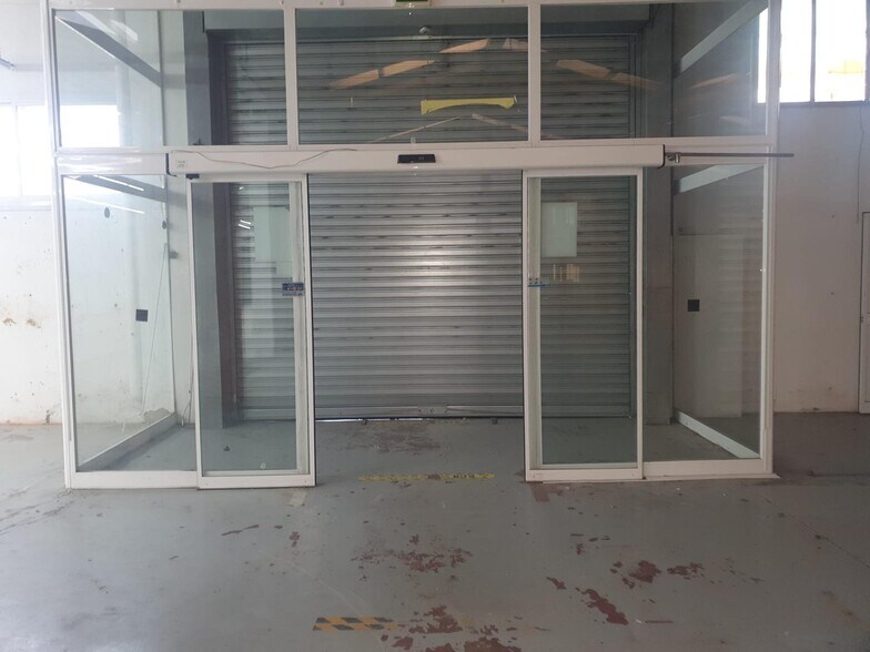 Industrial in SEVILLA for lease - Building Photo - Image 2 of 16