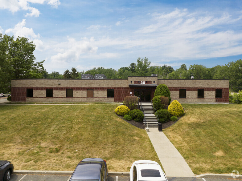 36 British American Blvd, Latham, NY for lease - Building Photo - Image 2 of 7