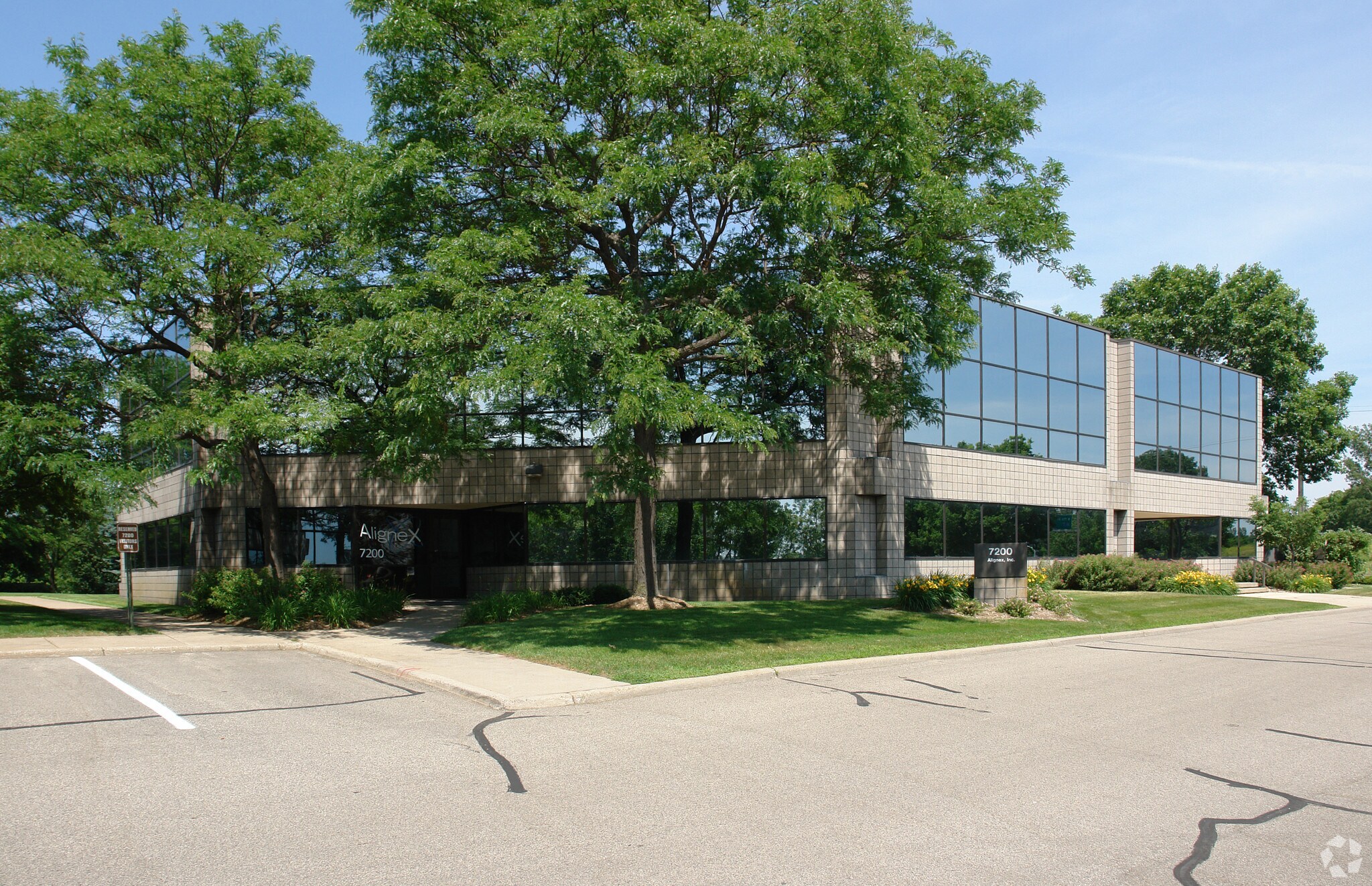 7200 Metro Blvd, Edina, MN for lease Primary Photo- Image 1 of 9
