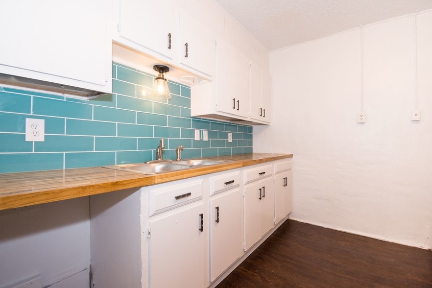 719 San Antonio St, Pleasanton, TX for sale - Interior Photo - Image 3 of 17