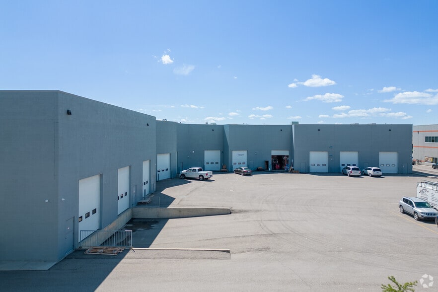 3670 63rd Ave NE, Calgary, AB for sale - Building Photo - Image 3 of 7