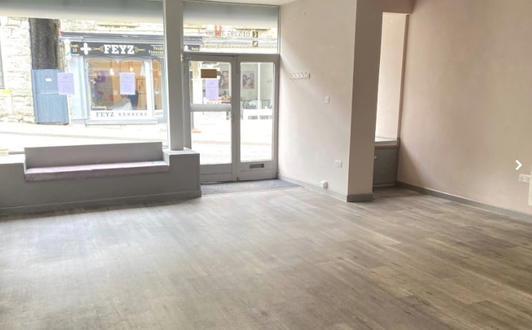 43 Main St, Grange Over Sands for sale - Interior Photo - Image 2 of 7