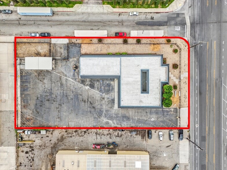 15384 Arrow Blvd, Fontana, CA for lease - Building Photo - Image 2 of 48