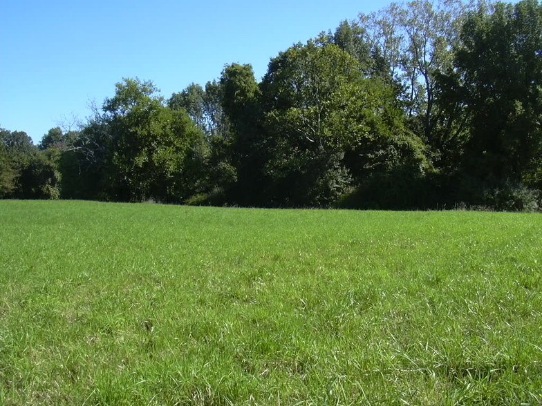 6 Commerce Rd, Newtown, CT for sale - Building Photo - Image 1 of 1