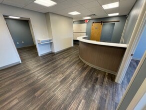 5 Saint Vincent Cir, Little Rock, AR for lease Interior Photo- Image 2 of 5