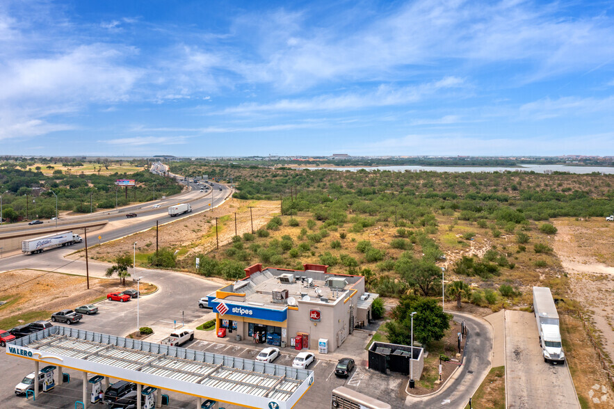 NEC US Hwy 59 & Bob Bullock Loop, Laredo, TX for sale - Building Photo - Image 1 of 1