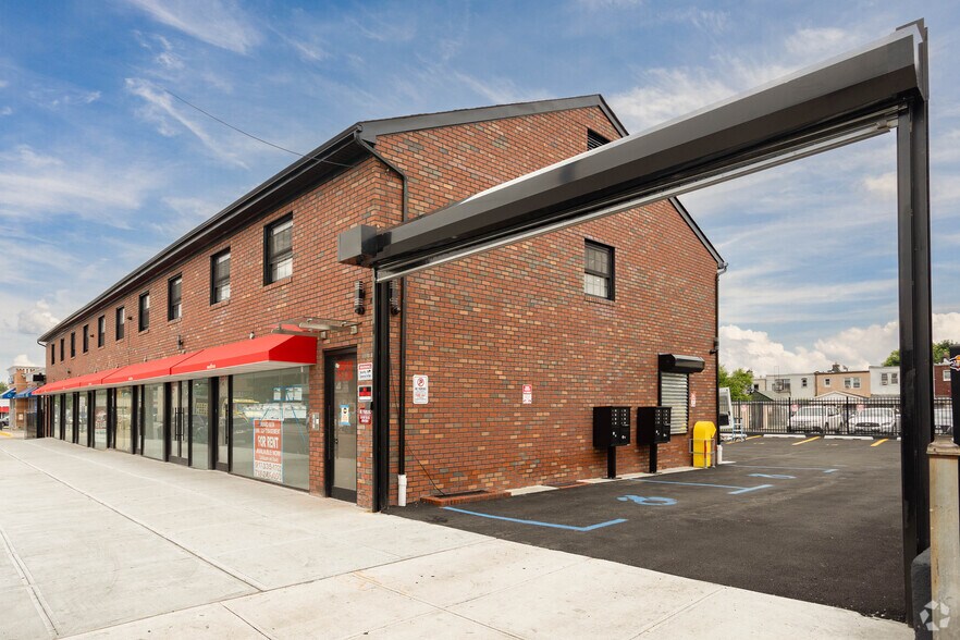 205-16 Linden Blvd, Saint Albans, NY for sale - Primary Photo - Image 1 of 1
