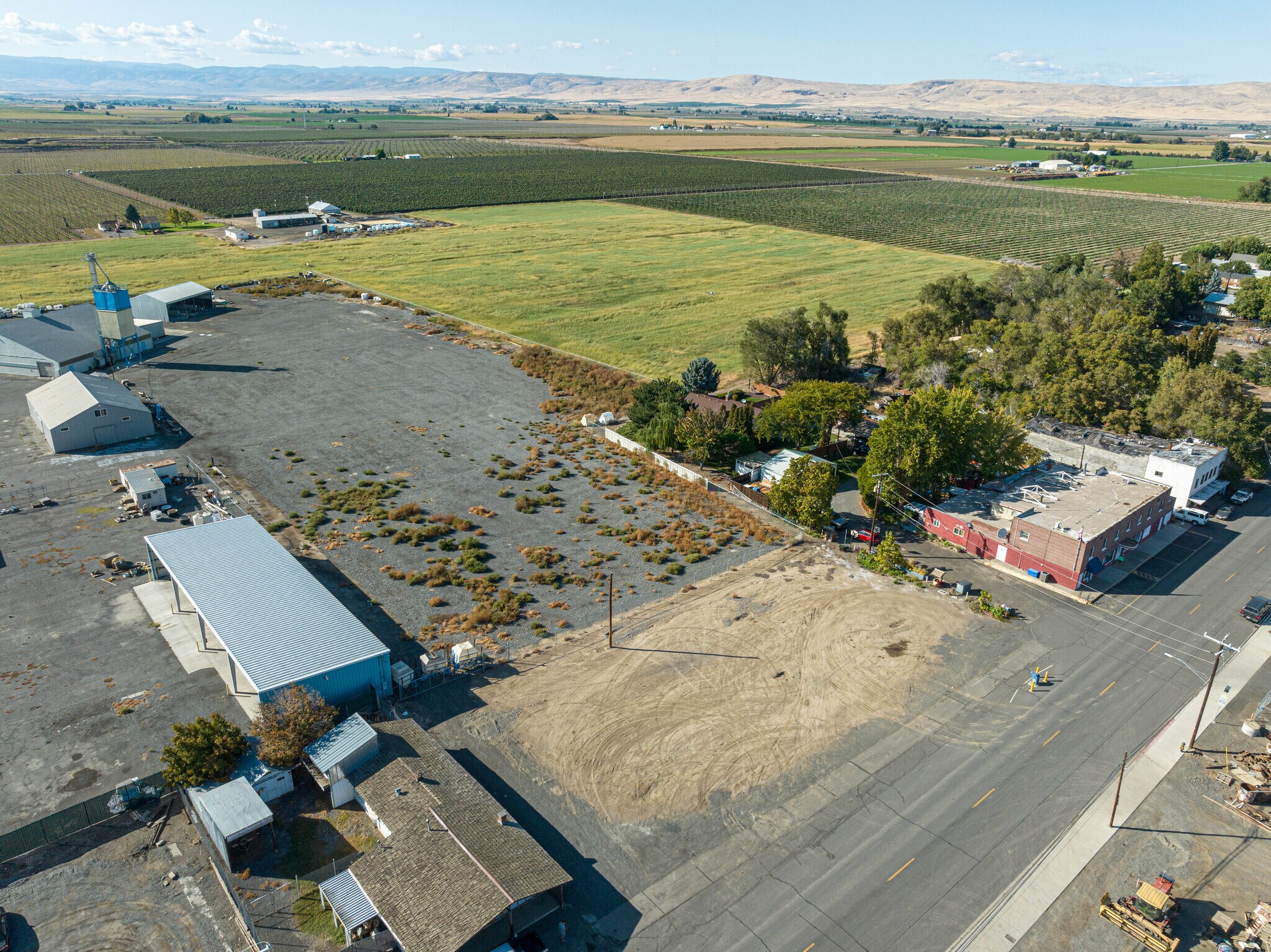 3940 N Harrah Road Rd, Harrah, WA for sale Primary Photo- Image 1 of 1