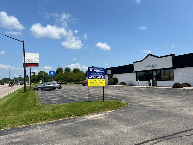 920 N Westhill Blvd, Appleton, WI for lease - Building Photo - Image 1 of 28