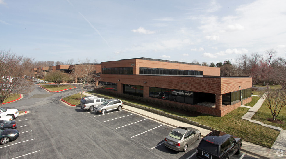 9475 Lottsford Rd, Largo, MD for lease - Primary Photo - Image 1 of 14