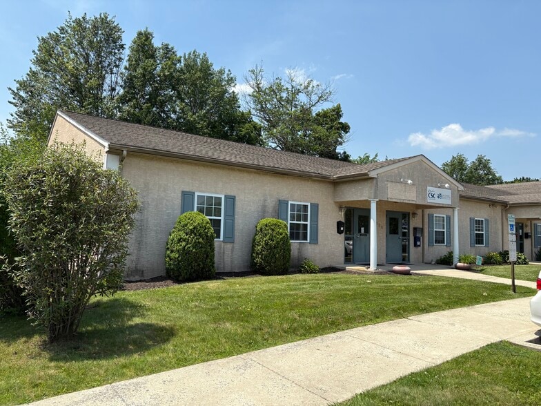 134-136 Mill Rd, Quakertown, PA for lease - Building Photo - Image 3 of 4