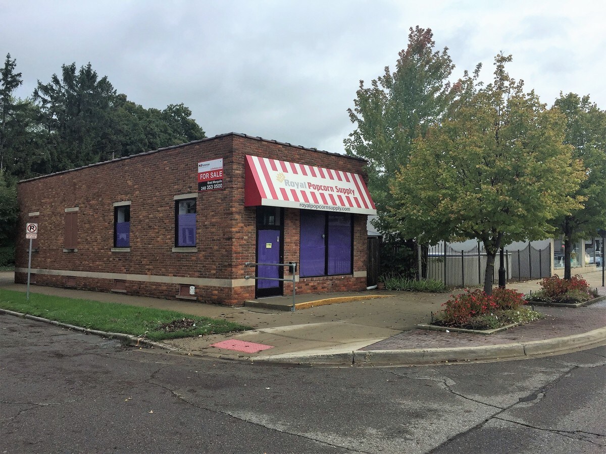 2790 12 Mile Rd, Berkley, MI 48072