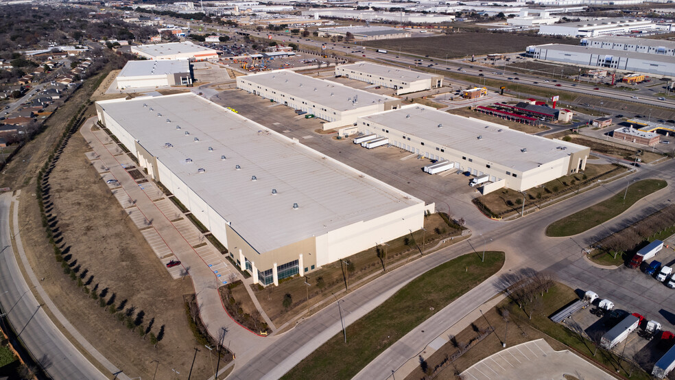 8300 South Freeway, Fort Worth, TX for lease - Building Photo - Image 1 of 2