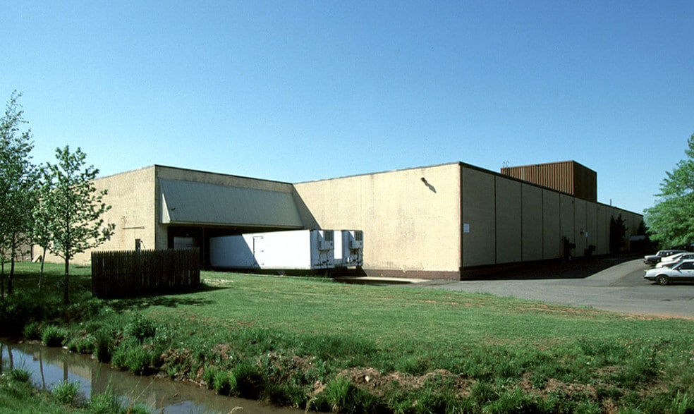 1200 Milik St, Carteret, NJ for lease - Building Photo - Image 2 of 7