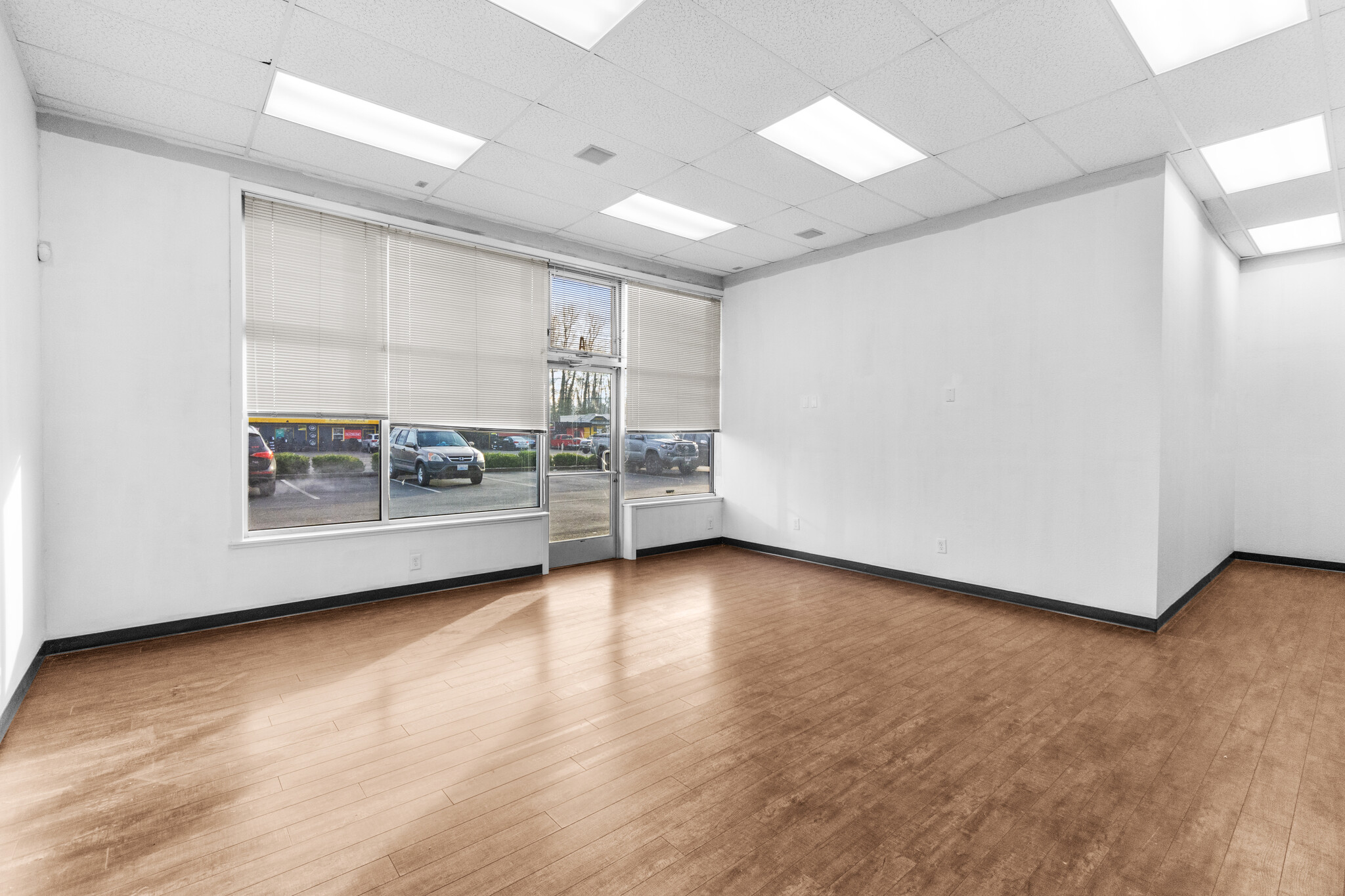 10406 Pacific Ave S, Tacoma, WA for lease Interior Photo- Image 1 of 5