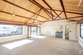 1 Candlewick Ln, Plymouth for lease Interior Photo- Image 1 of 3