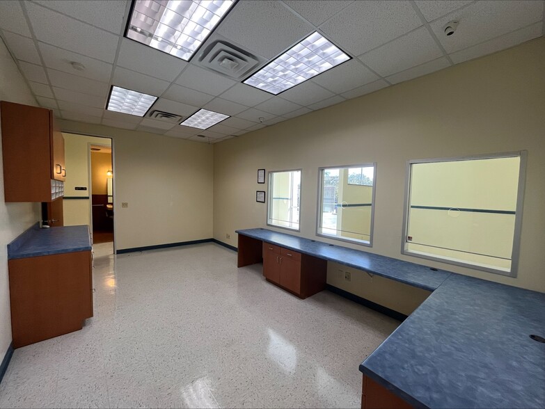 20627 Huebner Rd, San Antonio, TX for lease - Interior Photo - Image 3 of 12