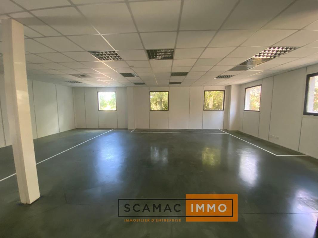 Flex in LES MILLES for lease Interior Photo- Image 1 of 10