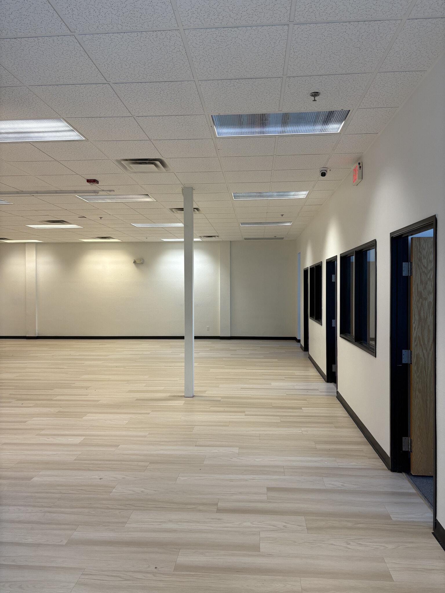 7575 E Redfield Rd, Scottsdale, AZ for lease Interior Photo- Image 1 of 12