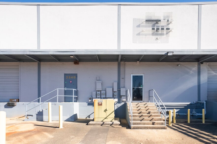 3338-3344 Democrat Rd, Memphis, TN for lease - Building Photo - Image 3 of 17