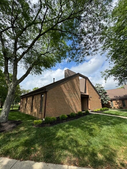 5126-5130 Blazer Memorial Pky, Dublin, OH for lease - Building Photo - Image 3 of 27