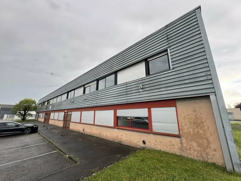 Flex in Vaulx-en-Velin for lease - Building Photo - Image 3 of 5