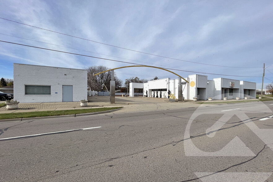 27379-27423 Van Dyke Ave, Warren, MI for sale - Building Photo - Image 1 of 13