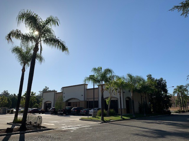 1175-1181 Highland Ave, San Bernardino, CA for lease - Primary Photo - Image 1 of 3