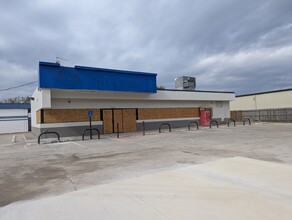 2501 N Ben Jordan St, Victoria, TX for lease Building Photo- Image 1 of 7