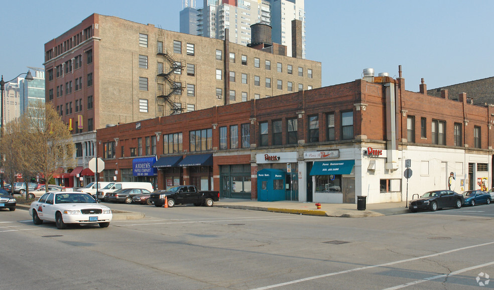 845-855 W Randolph St, Chicago, IL for lease - Primary Photo - Image 1 of 9