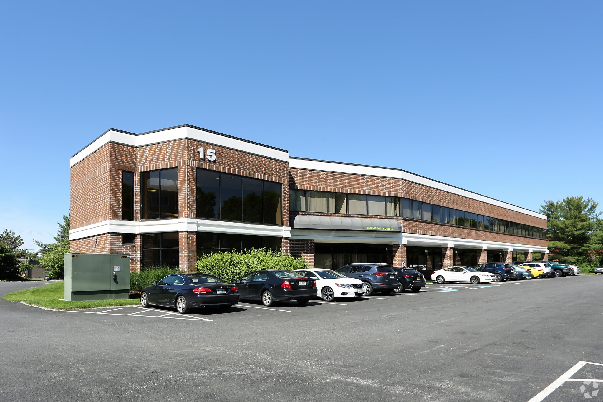 15 Trafalgar Sq, Nashua, NH for lease Primary Photo- Image 1 of 24