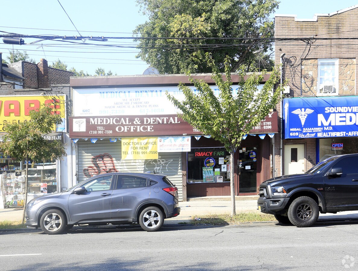 607 Soundview Ave, Bronx, NY 10473