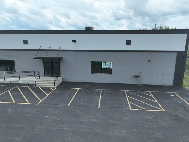 6804 Manlius Center Rd, East Syracuse, NY for lease - Building Photo - Image 1 of 7